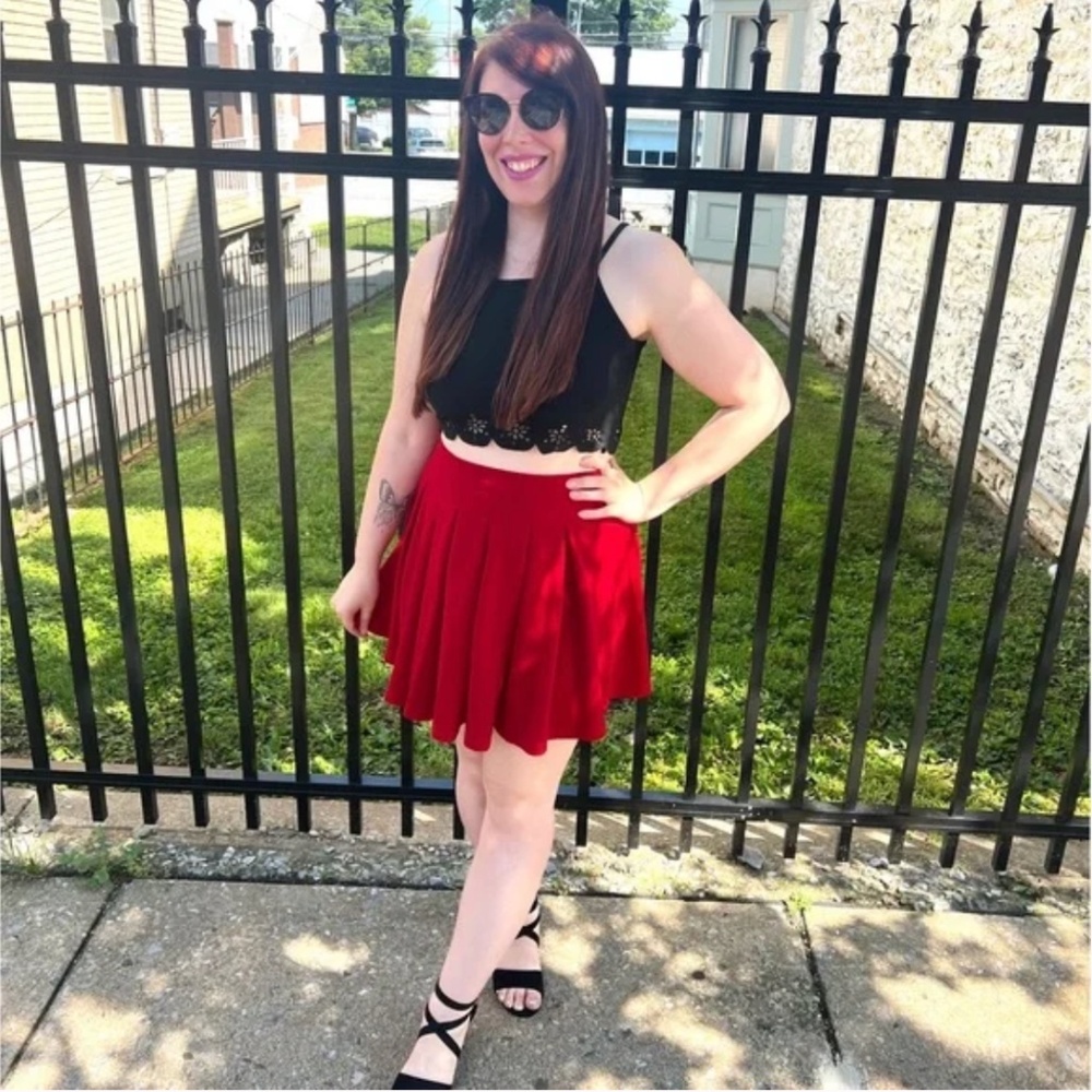 SHEIN Red Pleated Mini Skirt